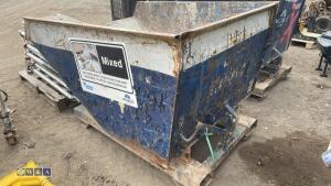 Forklift tipping skip - 2