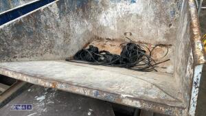 Forklift tipping skip - 5