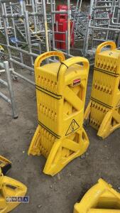 RUBBERMAID safety barrier