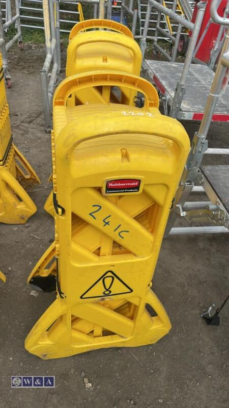 RUBBERMAID safety barrier