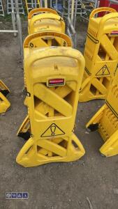 RUBBERMAID safety barrier - 2