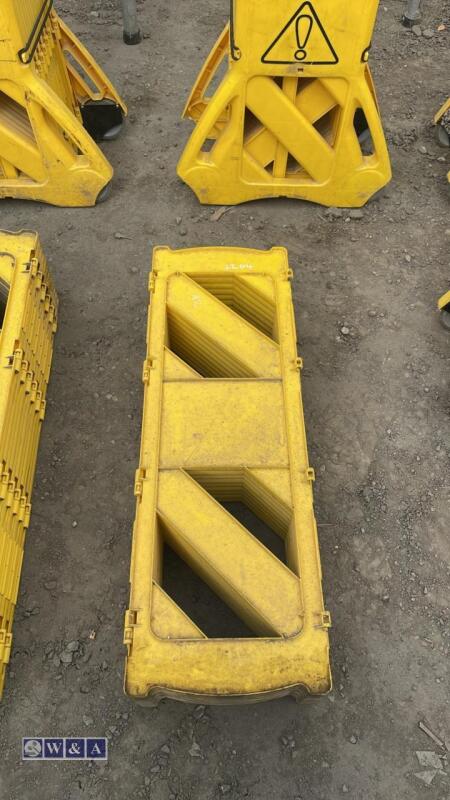 RUBBERMAID safety barrier