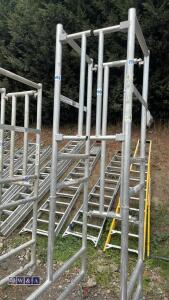 Aluminium work podium - 2