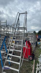 Aluminium stepladder (large) - 2