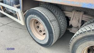 Mercedes 3240 8x 4 tipper - 13