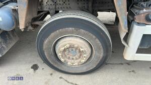 Mercedes 3240 8x 4 tipper - 14