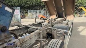 Mercedes 3240 8x 4 tipper - 19