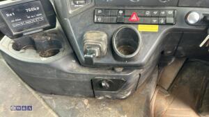 Mercedes 3240 8x 4 tipper - 33