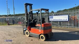 2012 Toyota 25 battery forklift c/w charger - 2