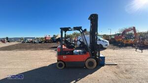 2012 Toyota 25 battery forklift c/w charger - 5