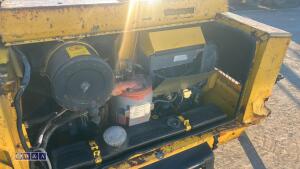 Atlas copco xas55 road tow compressor - 11