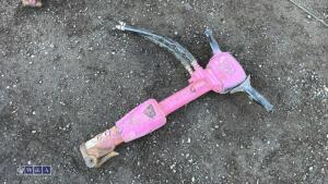 4565