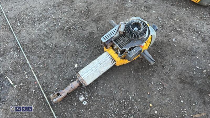 4571