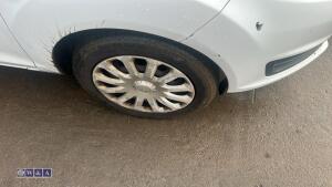 Ford fiesta van - 9
