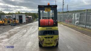Clark gas forklift - 4
