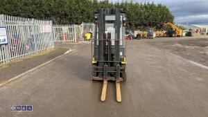 Clark gas forklift - 9