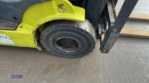 Clark gas forklift - 12