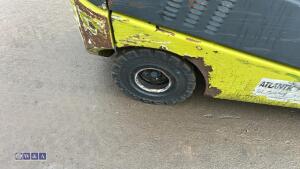 Clark gas forklift - 13