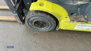 Clark gas forklift - 15