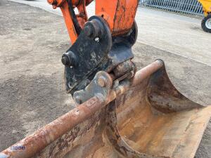 2014 HITACHI ZX135US-SB steel tracked excavator S/n: C00091587 with bucket, blade, piped & Q/hitch - 20