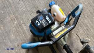 SAS petrol posthole borer - 3