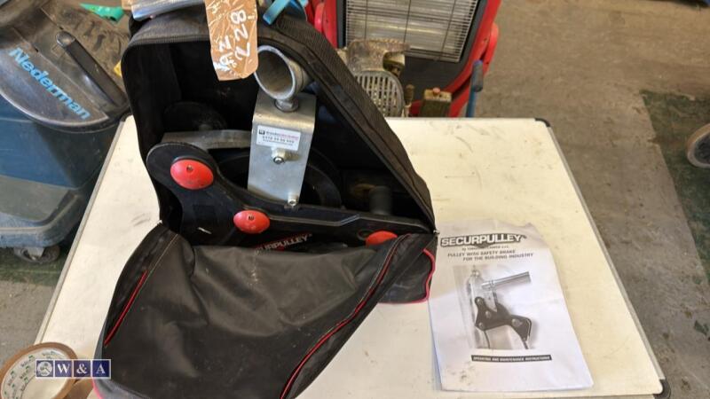 SECURPULLEY gin wheel c/w case