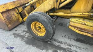 Ford 550 backhoe loader - 12