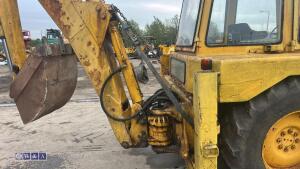 Ford 550 backhoe loader - 16
