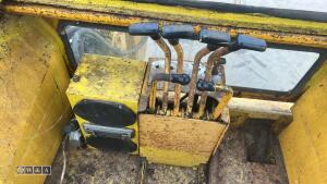 Ford 550 backhoe loader - 22