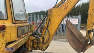 Ford 550 backhoe loader - 24