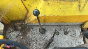 Ford 550 backhoe loader - 25