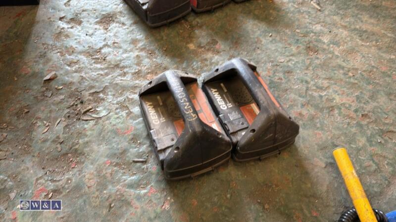 2 x RADIO DETECTION signal generator heads