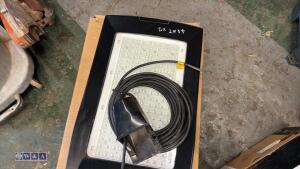 2 x LED yard lights - 2