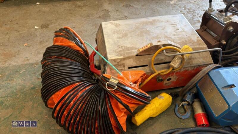 CLIPPER 110v tile saw & air ducting