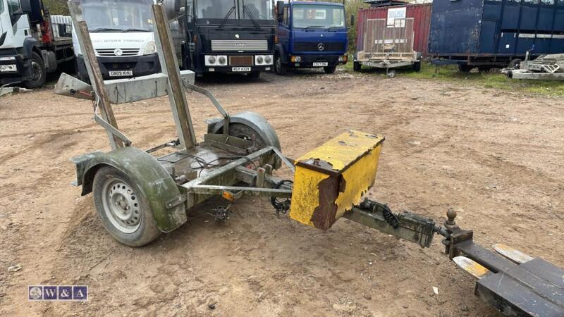 Single axle roller trailer
