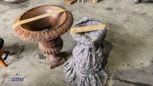 Pair of cast iron urns (rusty finish) - 4