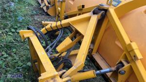 ECON WSPDT-D28 Snow plough c/w hydraulic off set - 18