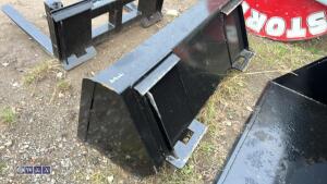 Bucket c/w Bobcat brackets (unused) - 2