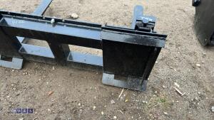 Pallet forks c/w bobcat brackets - 4