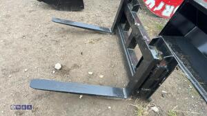 Pallet forks c/w bobcat brackets - 6