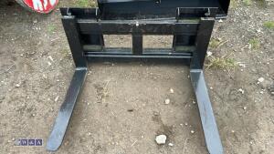 Pallet forks c/w bobcat brackets - 7