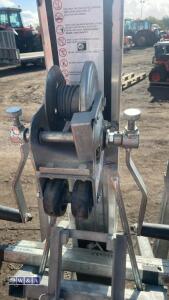 SUMNER 2412 materials hoist c/w forks & extensions - 8