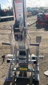 SUMNER 2412 materials hoist c/w forks & extensions - 9