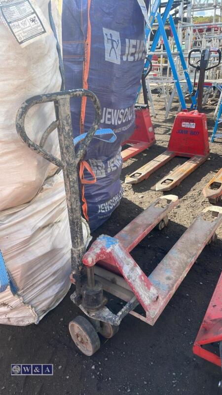 Pallet truck