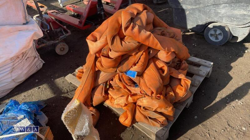 Pallet of lifting slings