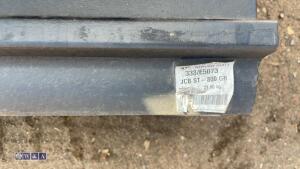 Quantity of JCB steel track pads - 6