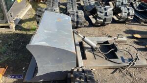 Hydraulic bucket to suit forklift