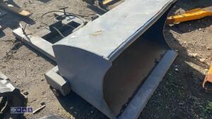 Hydraulic bucket to suit forklift - 4