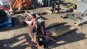 Forklift tines c/w hydraulic spreaders - 2