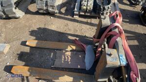 Forklift tines c/w hydraulic spreaders - 6